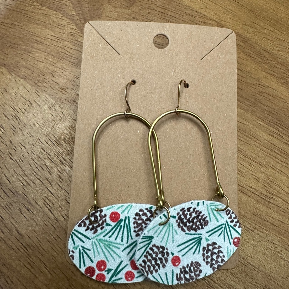 5/ $10 Festive Pinecone‎ and Berry Earrings